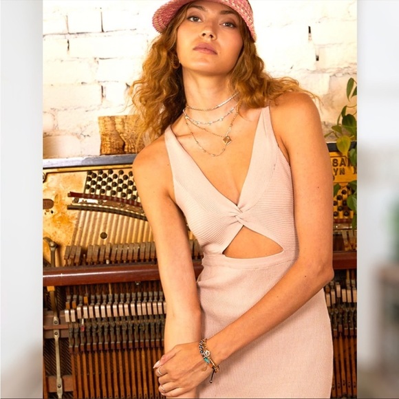 HEARTLOOM Kessy Twist Front Bodycon ARITZIA Dress in Sand Size M - Picture 10 of 11